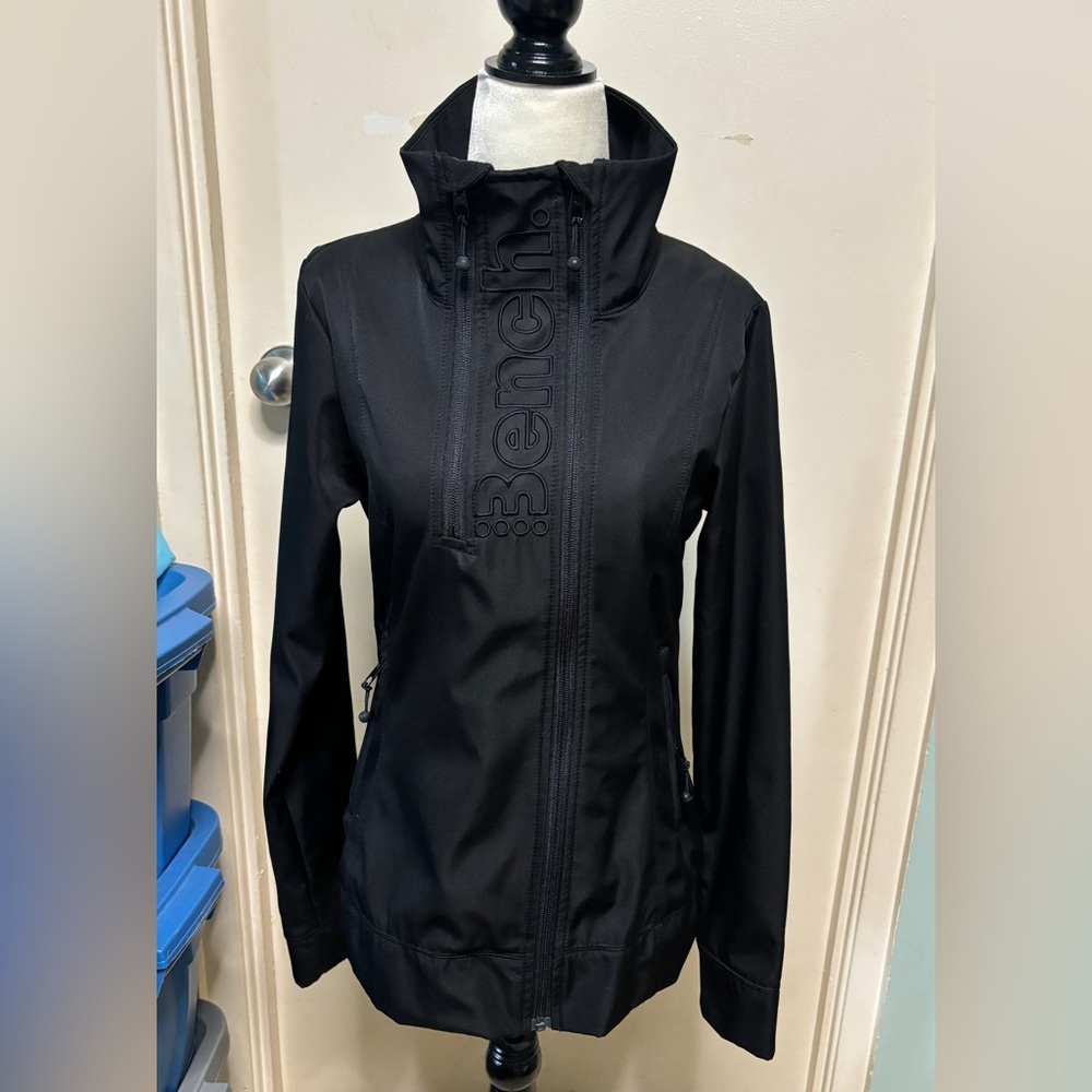 BENCH LIKE NEW BLACK SUPER CUTE LIGHT JACKET